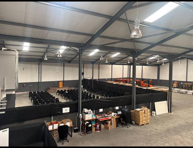 1,955M² WAREHOUSE TO LET IN BLACKHEATH INDUSTRIAL